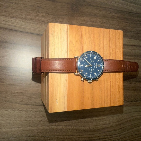 Like new shinola canfield sport chronograph watch
(45mm) - Picture 4 of 5